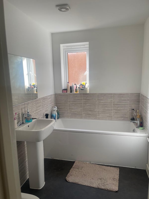 Room Opal Street in Chesterfield