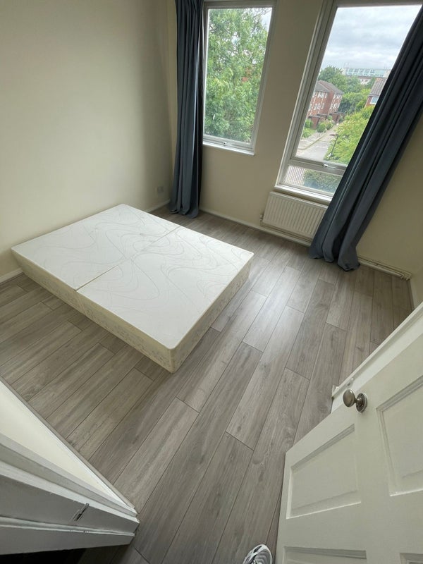 Room Bruce Road in Greater London