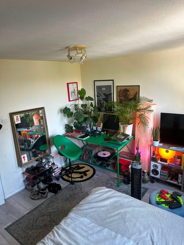 Room Bruce Road in Greater London