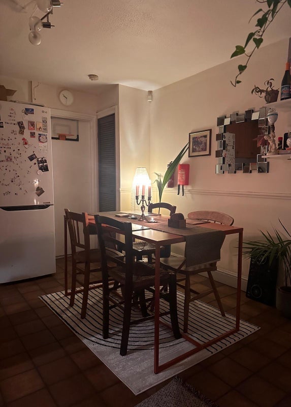 Room Bruce Road in Greater London
