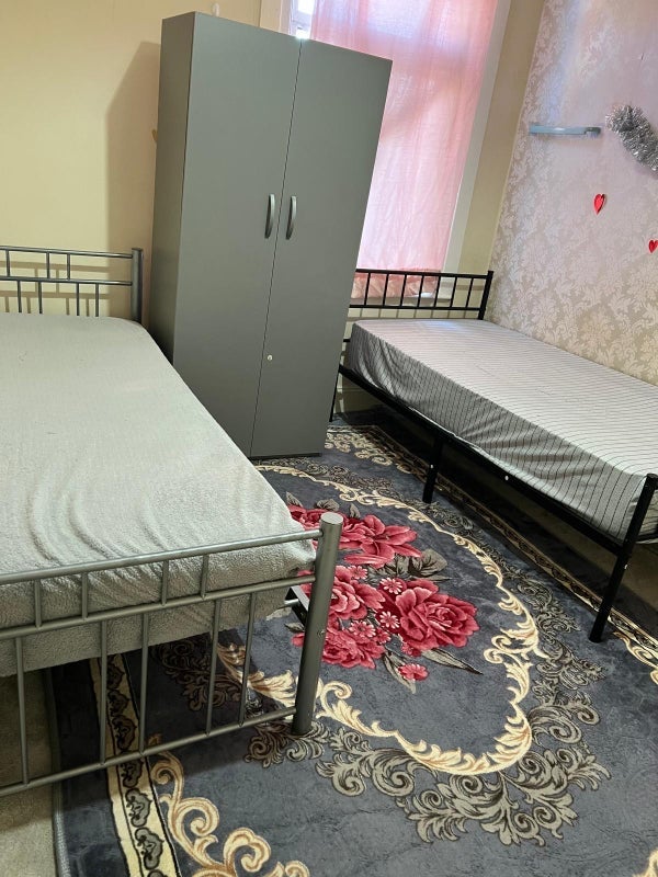 Room Byron Avenue in Greater London