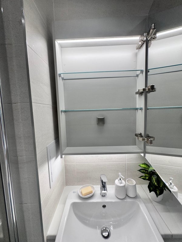 Room Silvertown Way in Greater London