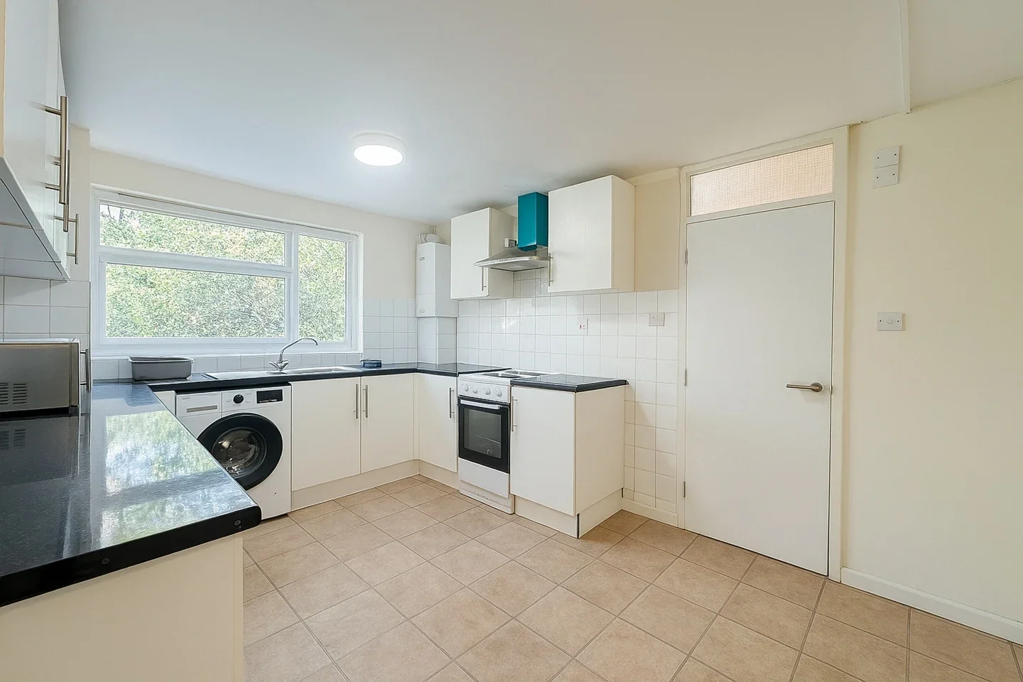 Flat Hanford Close in Greater London