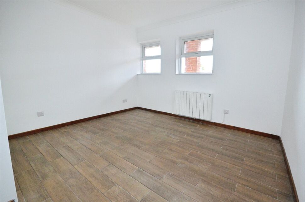 Flat Nelson Road in Greater London