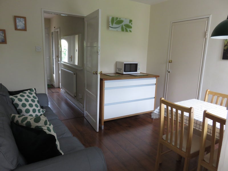Room Millfield Avenue in Greater London