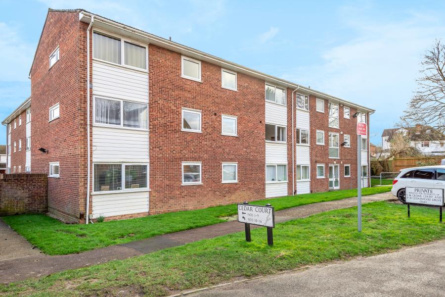 Flat Cedar Court in St Albans