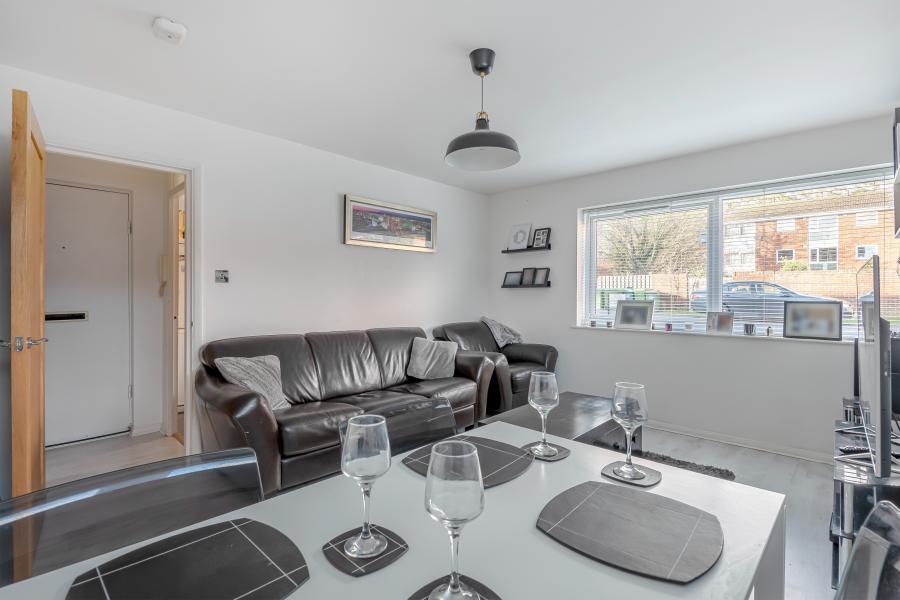 Flat Cedar Court in St Albans