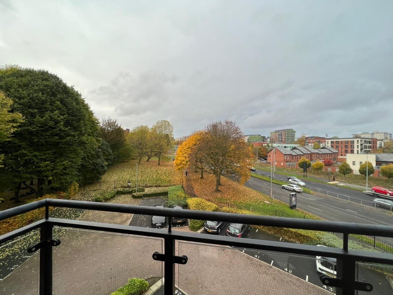 Room Springmeadow Road in Birmingham