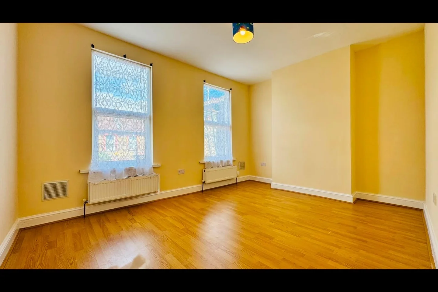 House Farmer Road in Greater London