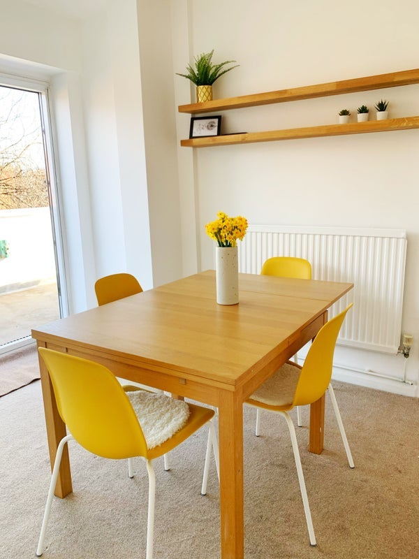 Room Amesbury Avenue in Greater London