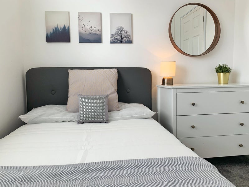 Room Amesbury Avenue in Greater London