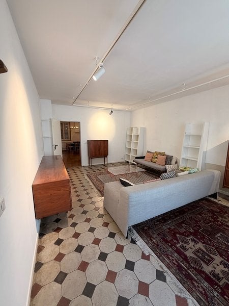 Flat Place Jean Jaurès in Marseille