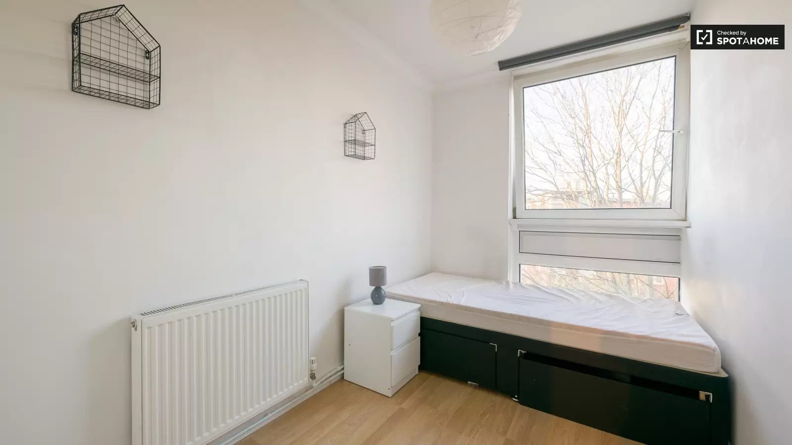 Flat St Anns Road in Greater London
