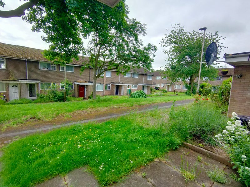 Flat Linkway Gardens in Leicester