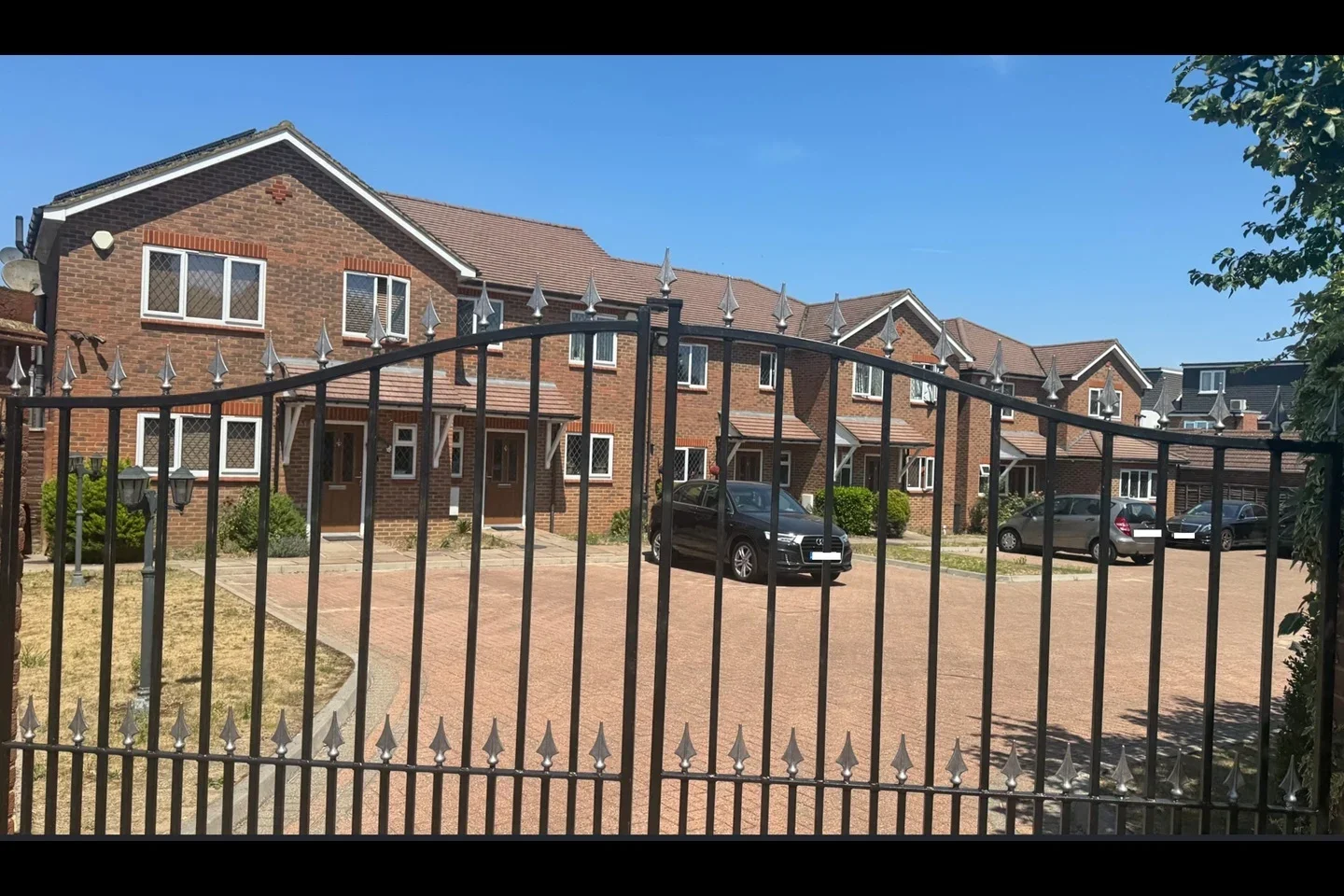 House Durham Avenue in Greater London