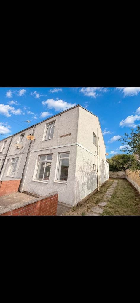 Flat Houghton Road in Thurnscoe