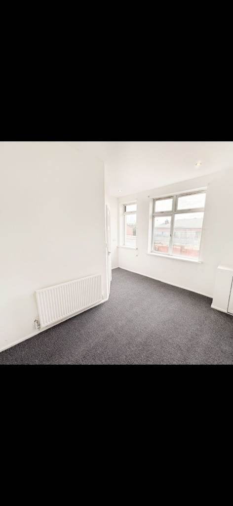 Flat Houghton Road in Thurnscoe