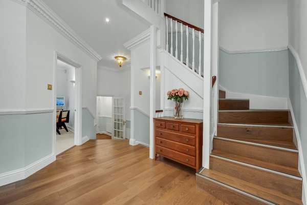 House Clearwater Place in Elmbridge