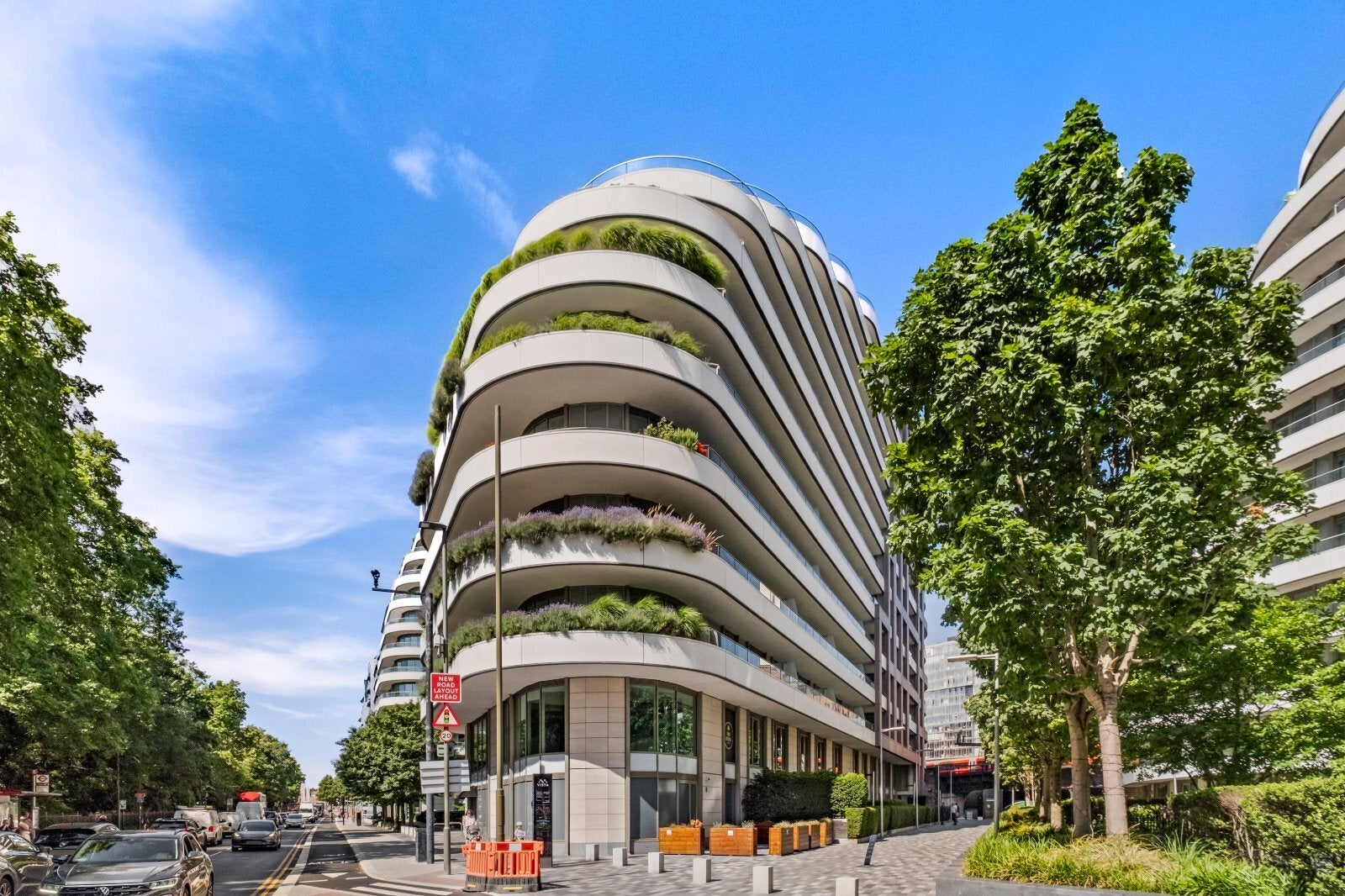 Flat Queenstown Road in Greater London