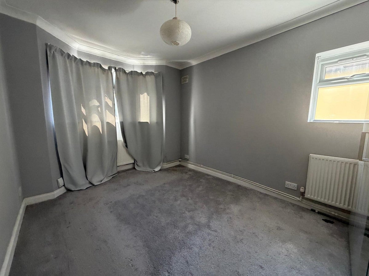 Flat Croydon Road in Caterham