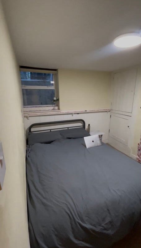Room Sandy Hill Road in Greater London