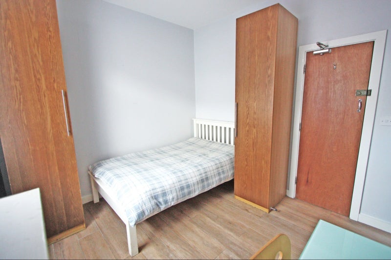 Room Moy Road in Cardiff