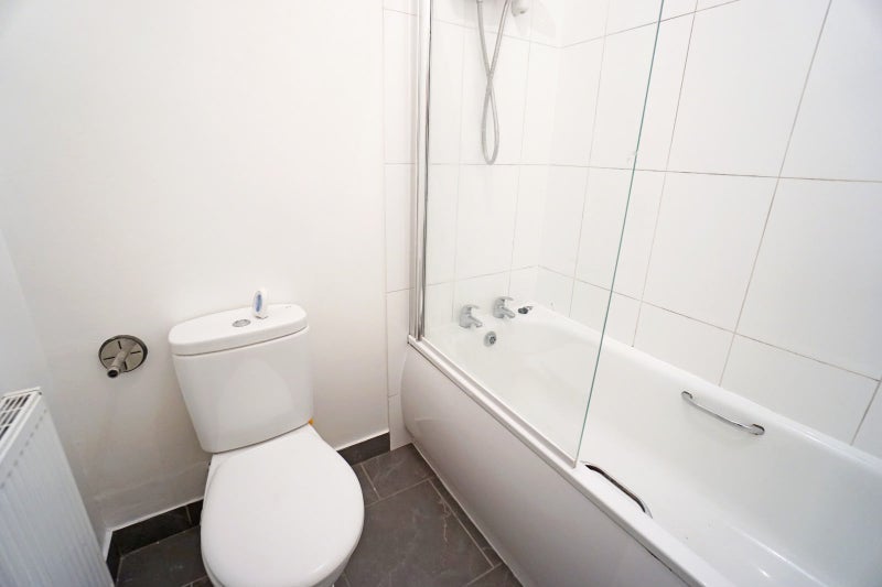 Room Moy Road in Cardiff