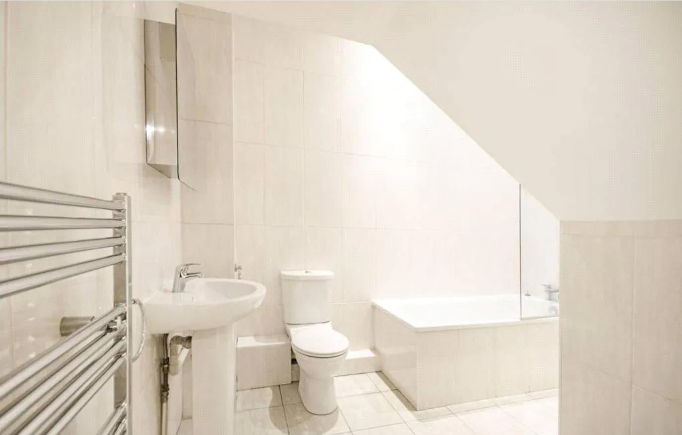 Flat Finchley Road in Greater London