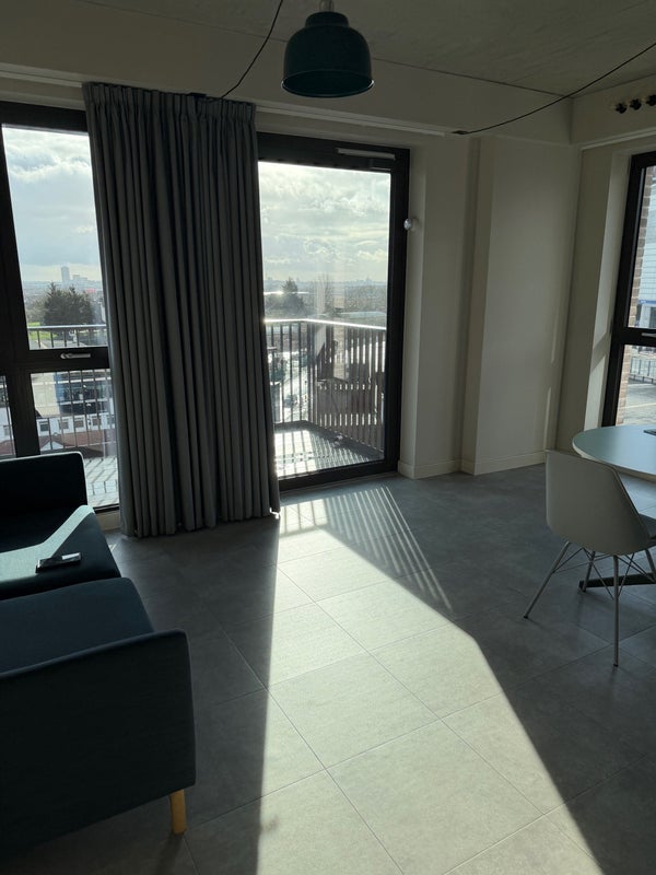 Room Atlantic Crescent in Greater London
