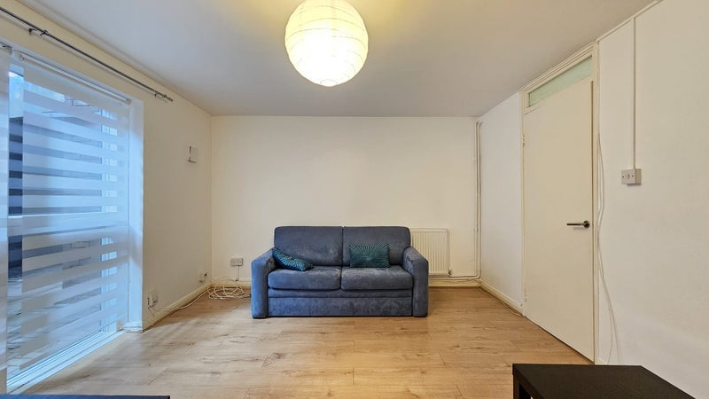Flat Brooke Street in Greater London