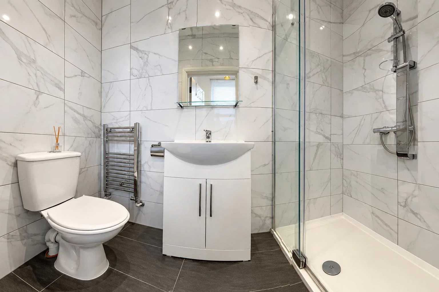 Flat Lancaster Road in Greater London