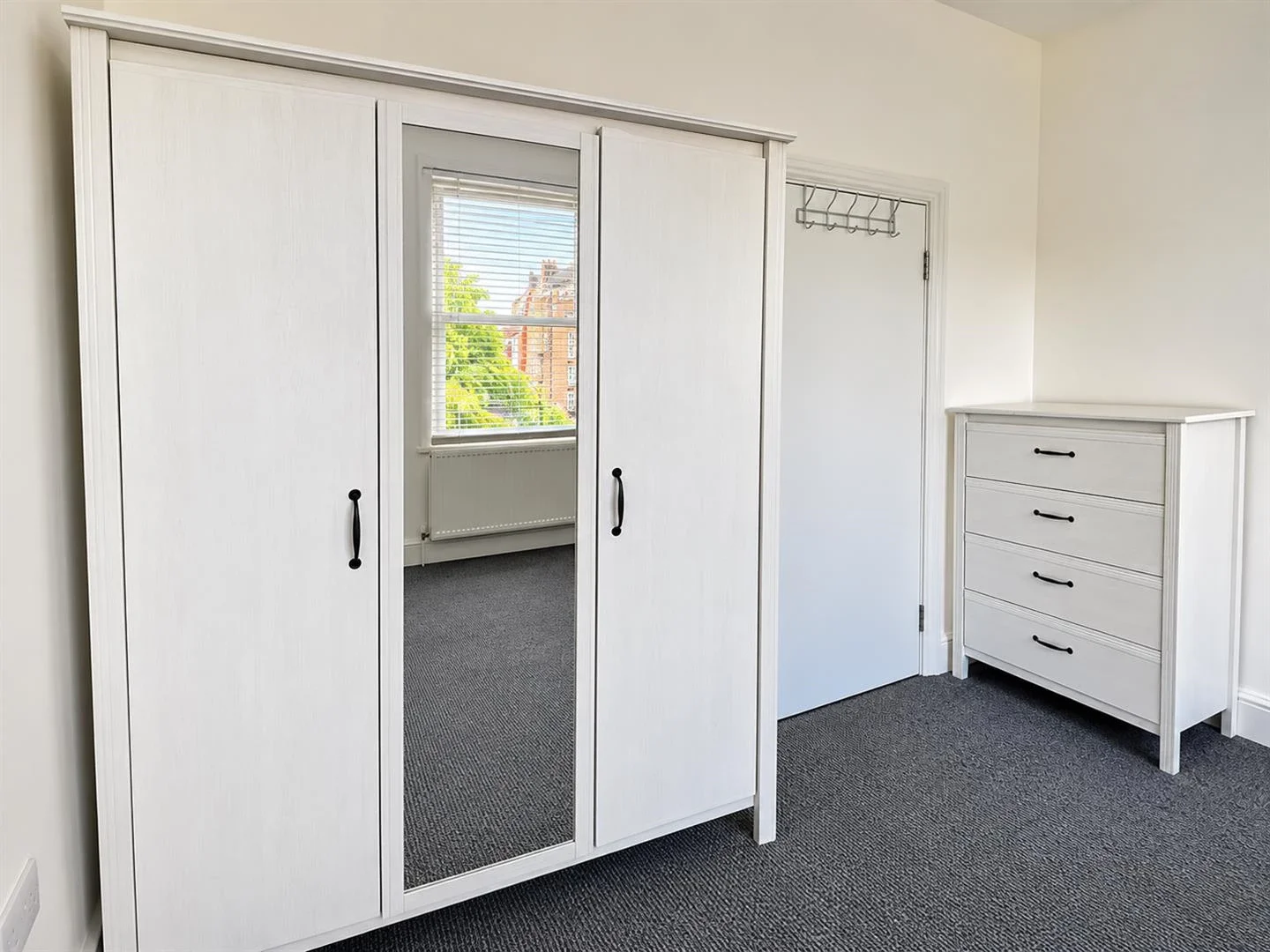 Flat Lancaster Road in Greater London