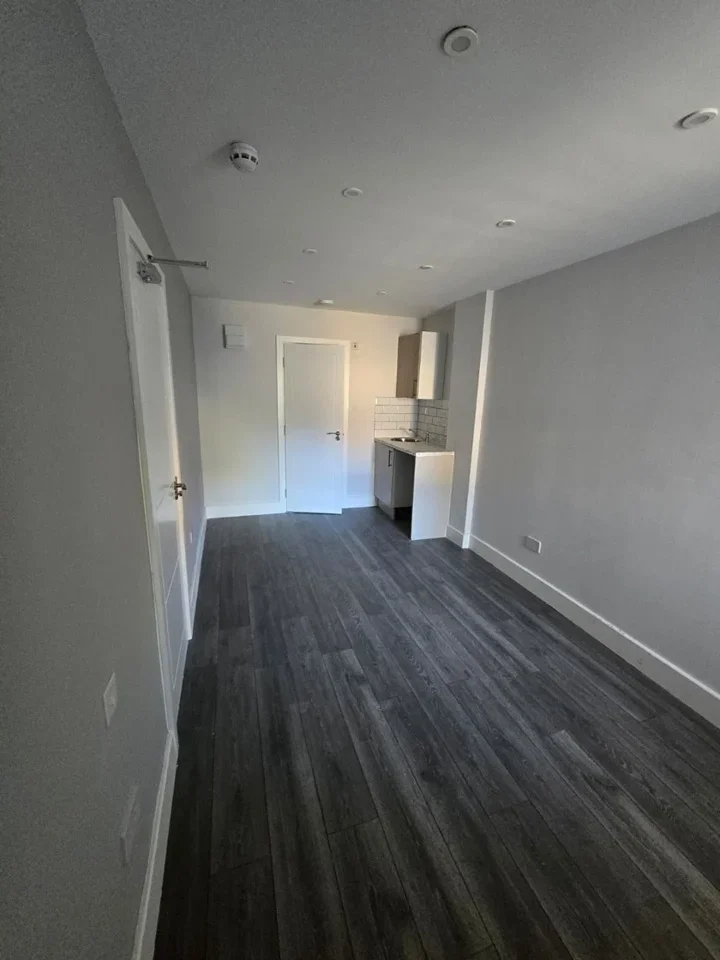 Room Lawn Lane in Dacorum