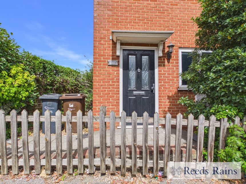 House Dagenham Road in Greater London
