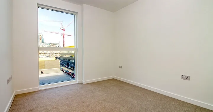 Flat Lismore Boulevard in Greater London