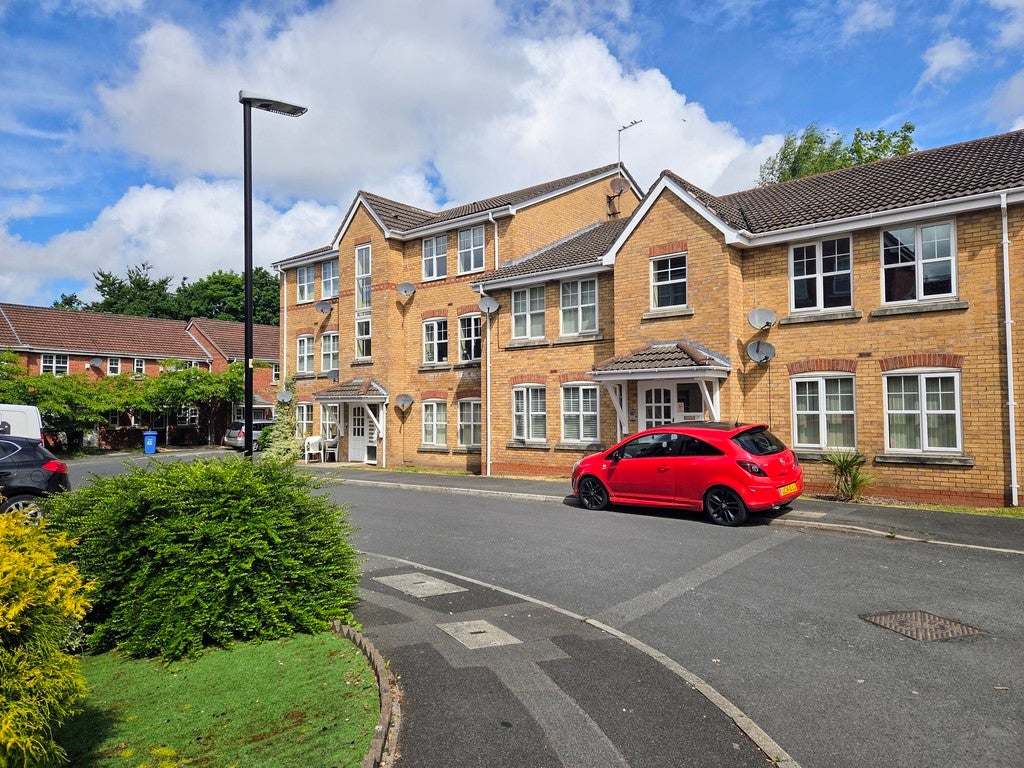 Flat Regency Gardens in Chorley