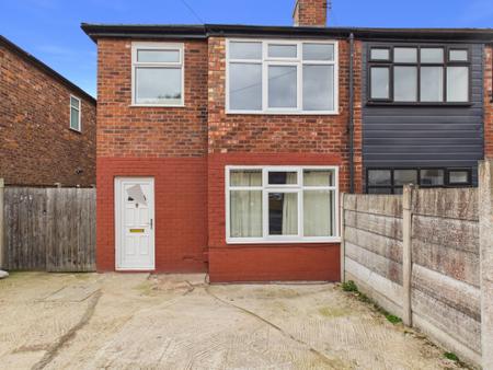 Flat Lostock Avenue in Warrington