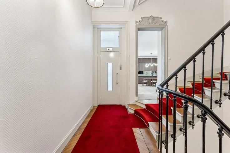 Flat Avenue Kléber in Paris