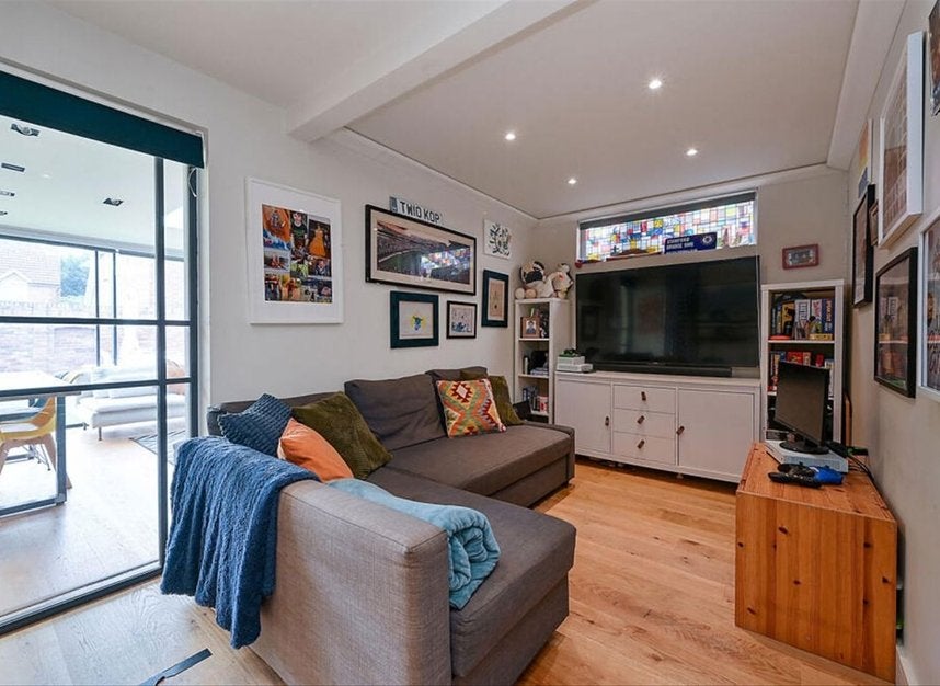 House Salamander Close in Greater London