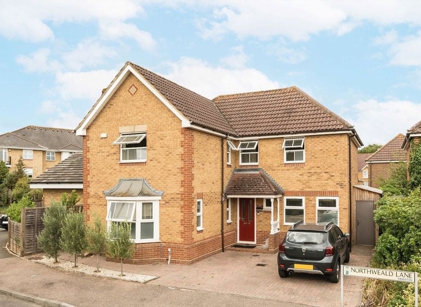 House Salamander Close in Greater London