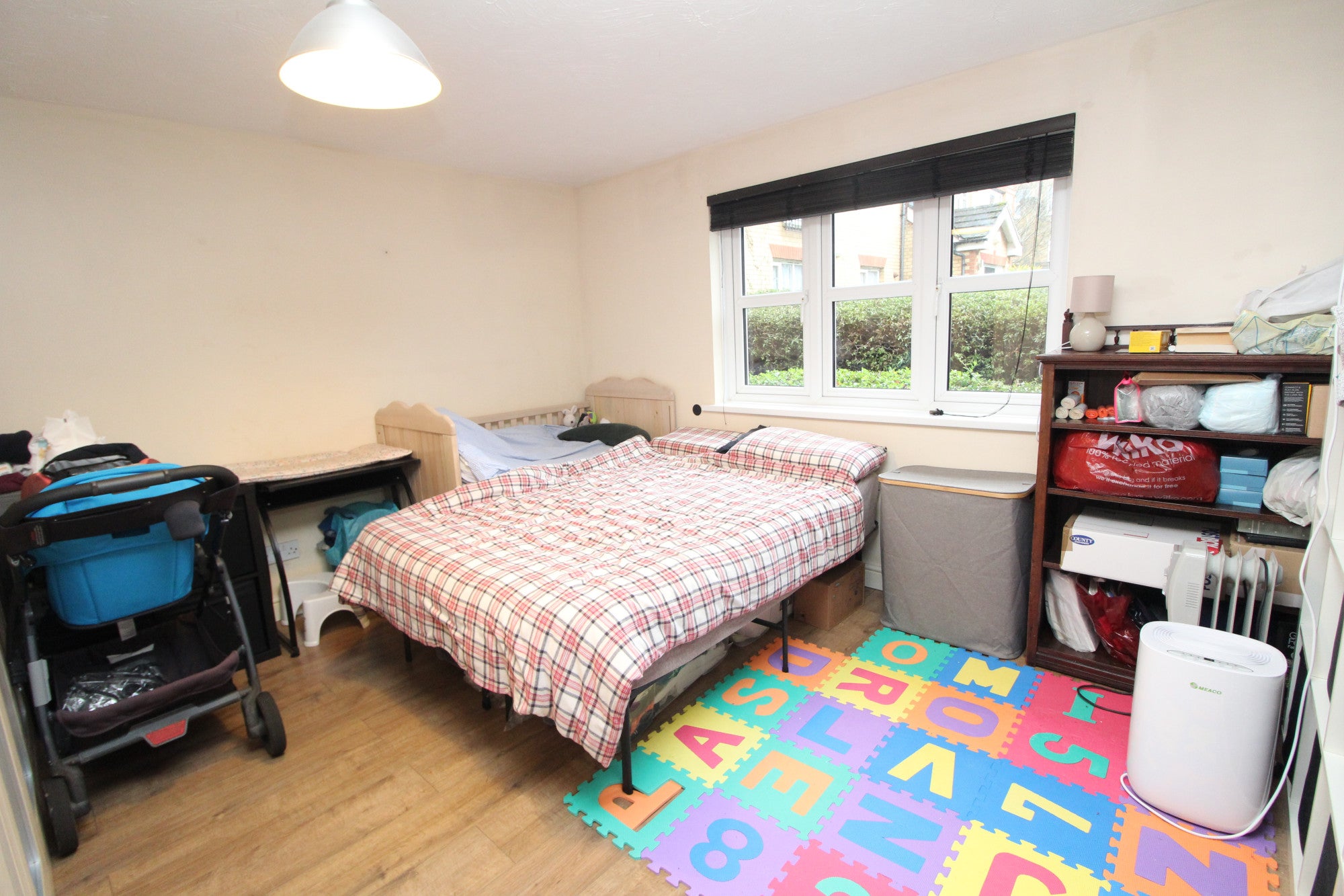 Flat Lyric Mews in Greater London