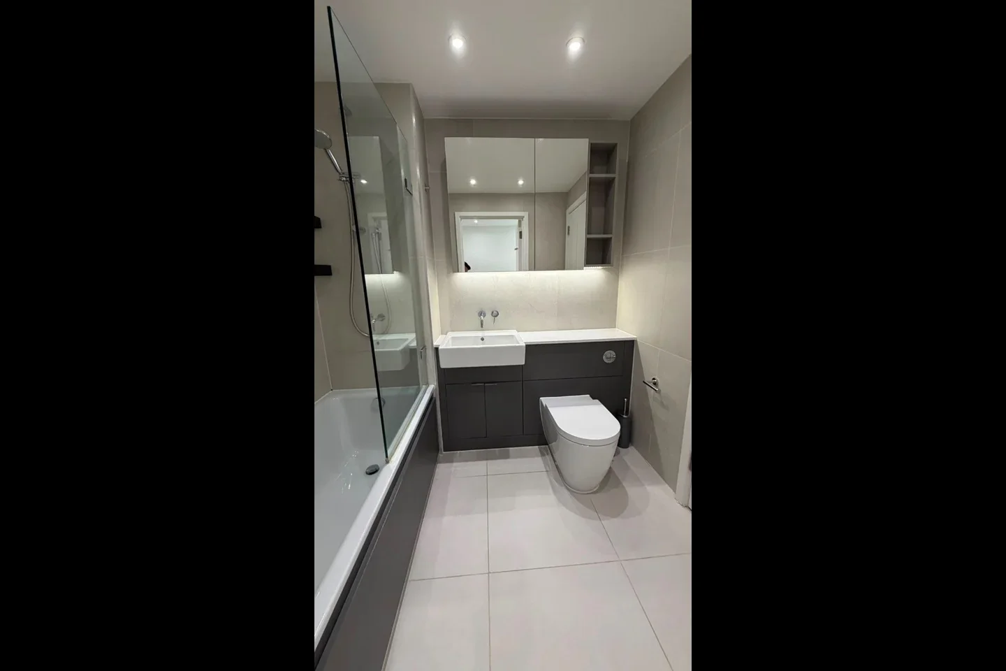 Flat Scrimgoeur Place in Greater London
