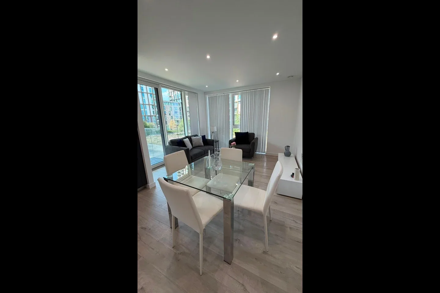 Flat Scrimgoeur Place in Greater London
