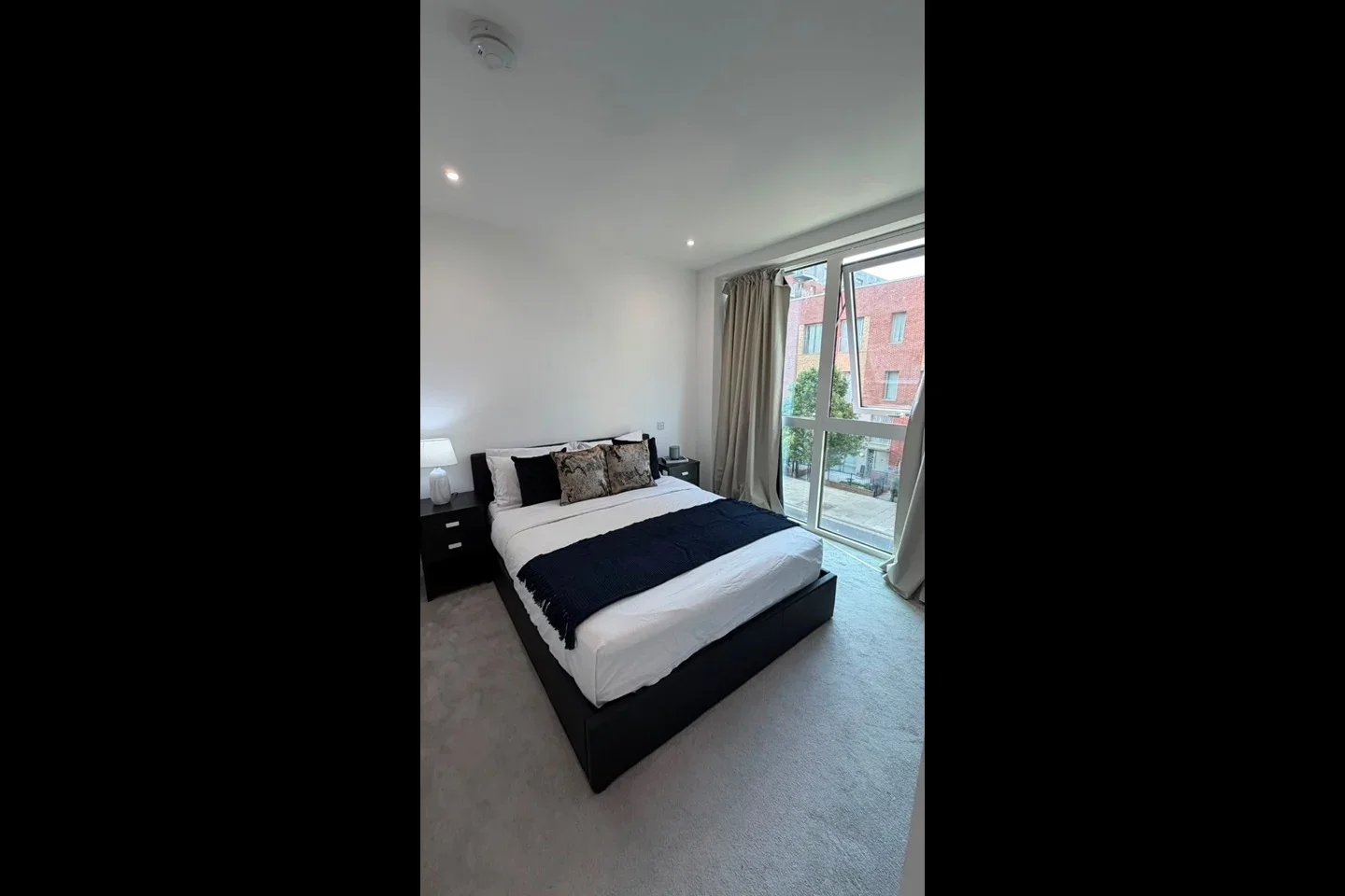 Flat Scrimgoeur Place in Greater London