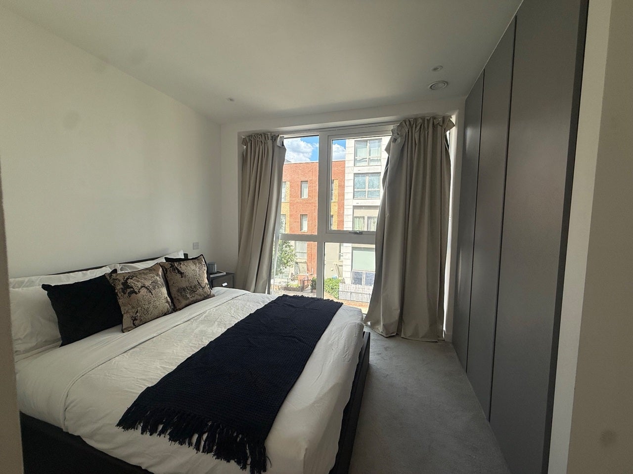 Flat Scrimgoeur Place in Greater London