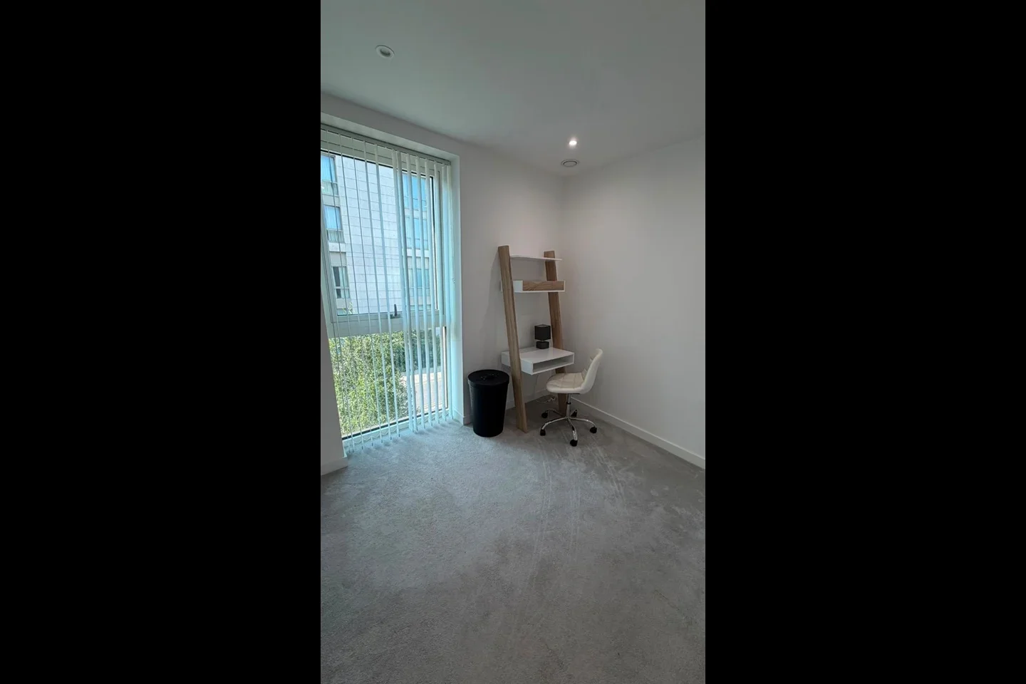 Flat Scrimgoeur Place in Greater London