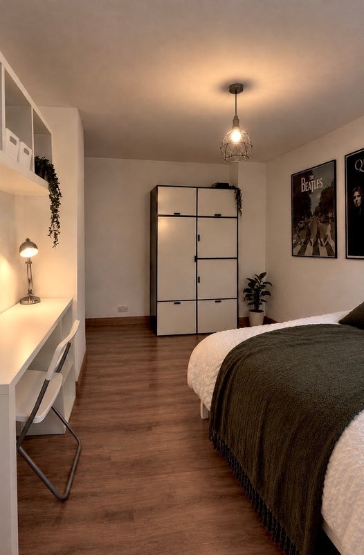 Room Aylmer Road in Greater London