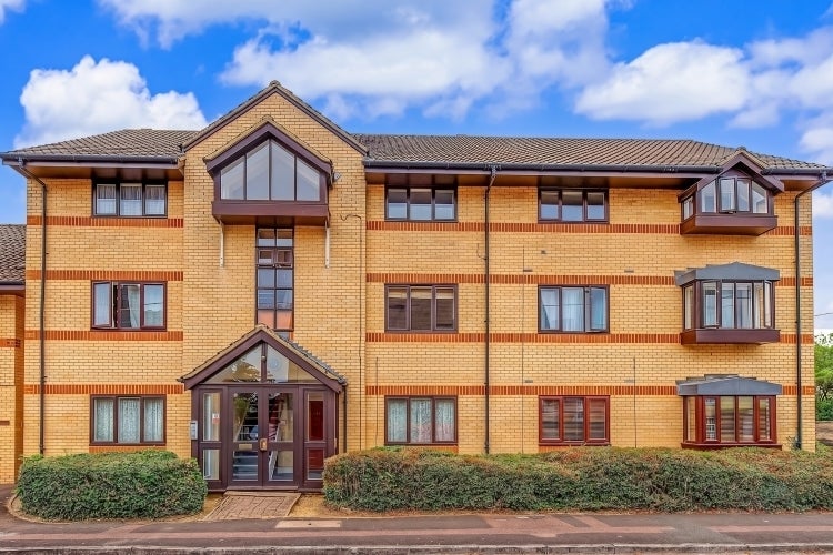 Flat Priory Road in Cherwell District
