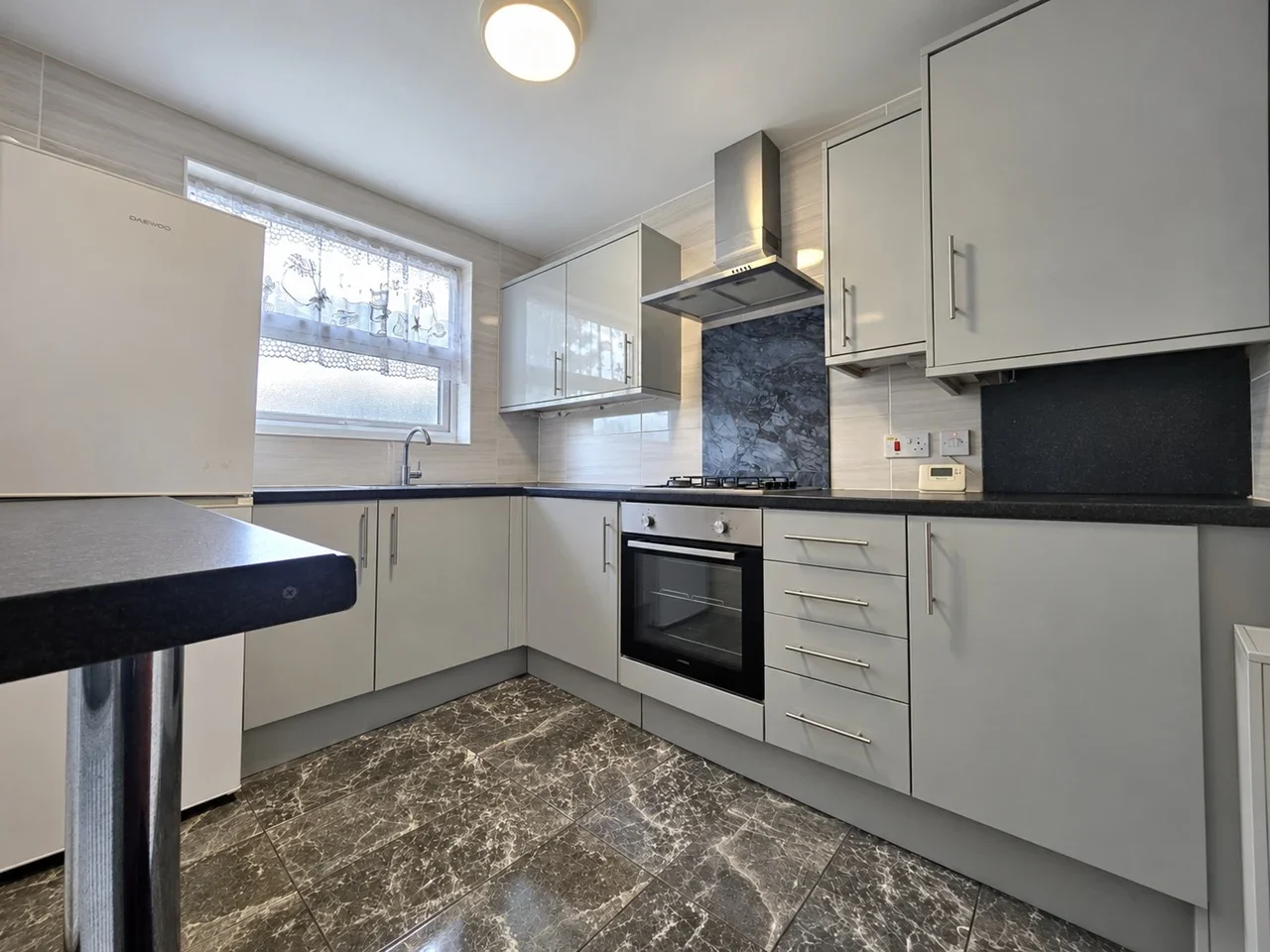 Flat Dawlish Road in Luton