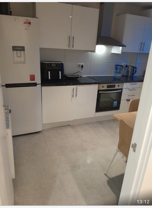 Room Portgate Close in City of Westminster